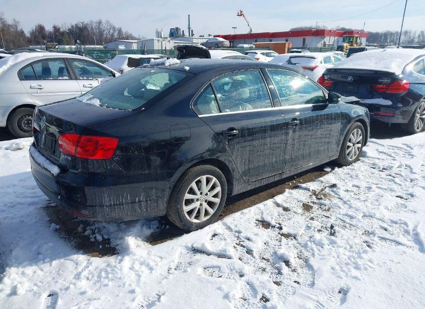 Photo 4 of 2013 Volkswagen Jetta 2.5L SE (VIN 3VWDP7AJ0DM355537)