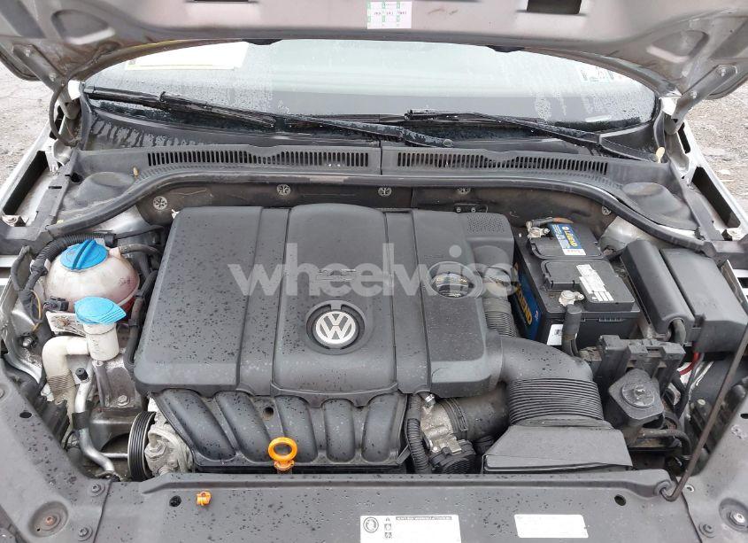 Photo 10 of 2013 Volkswagen Jetta 2.5L SE (VIN 3VWDP7AJ0DM363220)