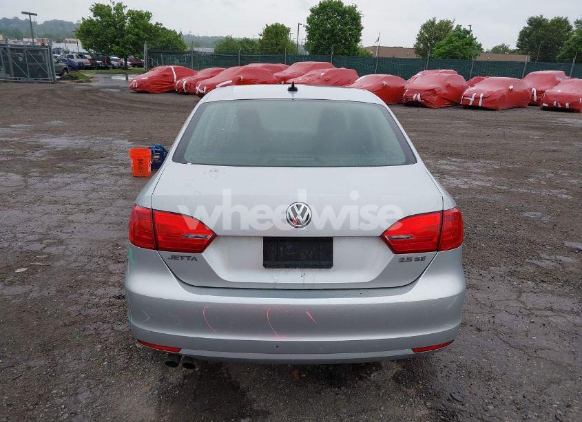 Photo 16 of 2013 Volkswagen Jetta 2.5L SE (VIN 3VWDP7AJ0DM363220)