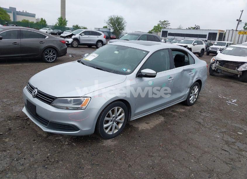 Photo 2 of 2013 Volkswagen Jetta 2.5L SE (VIN 3VWDP7AJ0DM363220)