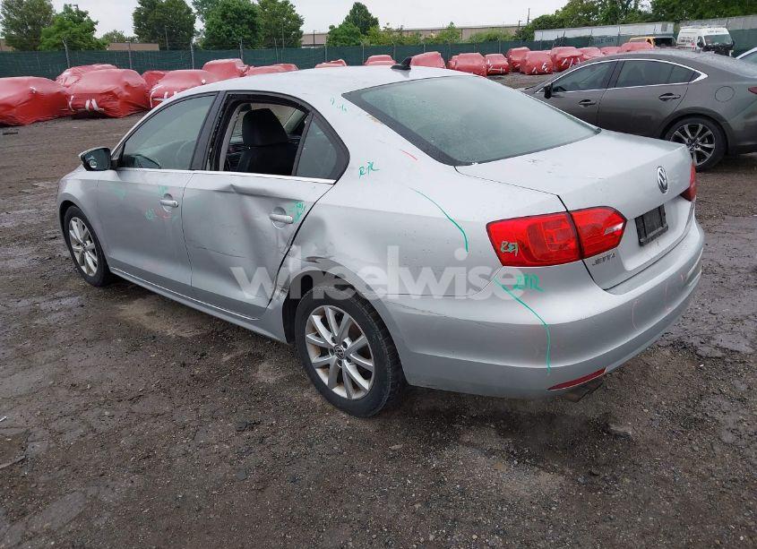 Photo 3 of 2013 Volkswagen Jetta 2.5L SE (VIN 3VWDP7AJ0DM363220)