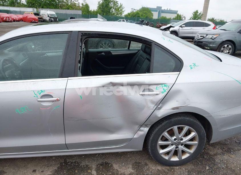 Photo 6 of 2013 Volkswagen Jetta 2.5L SE (VIN 3VWDP7AJ0DM363220)