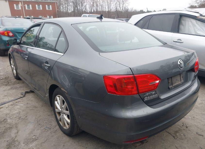 Photo 3 of 2013 Volkswagen Jetta 2.5L SE (VIN 3VWDP7AJ0DM365730)