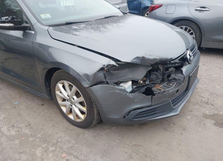 Photo 6 of 2013 Volkswagen Jetta 2.5L SE (VIN 3VWDP7AJ0DM365730)