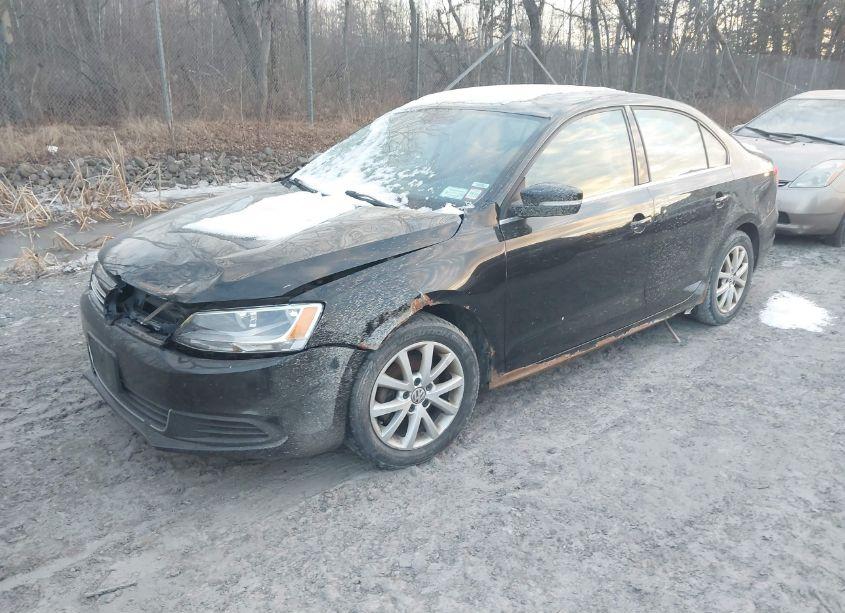 Photo 2 of 2013 Volkswagen Jetta 2.5L SE (VIN 3VWDP7AJ0DM379028)