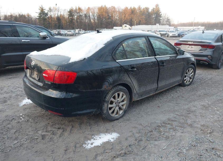Photo 4 of 2013 Volkswagen Jetta 2.5L SE (VIN 3VWDP7AJ0DM379028)