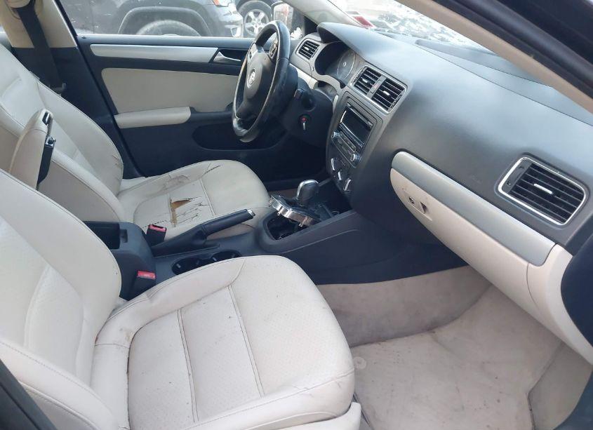 Photo 5 of 2013 Volkswagen Jetta 2.5L SE (VIN 3VWDP7AJ0DM379028)