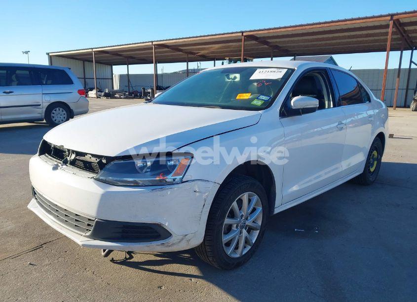 Photo 2 of 2013 Volkswagen Jetta 2.5L SE (VIN 3VWDP7AJ0DM381264)