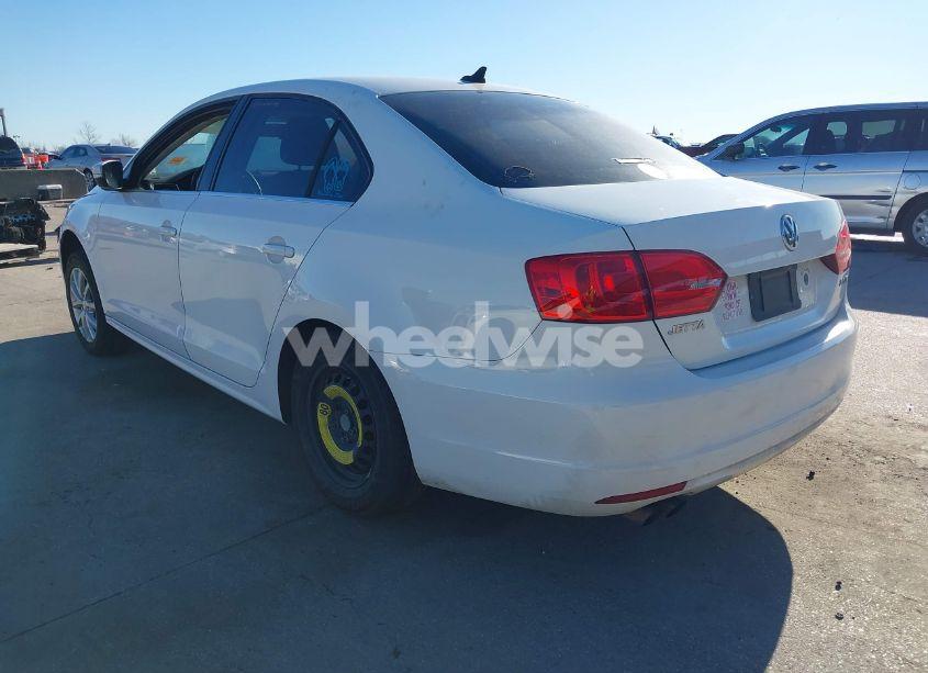 Photo 3 of 2013 Volkswagen Jetta 2.5L SE (VIN 3VWDP7AJ0DM381264)