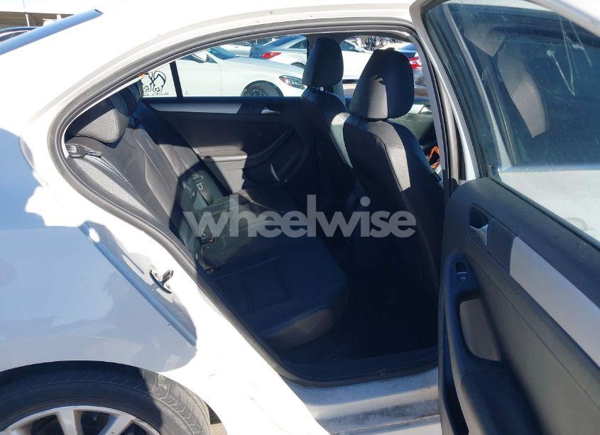 Photo 8 of 2013 Volkswagen Jetta 2.5L SE (VIN 3VWDP7AJ0DM381264)