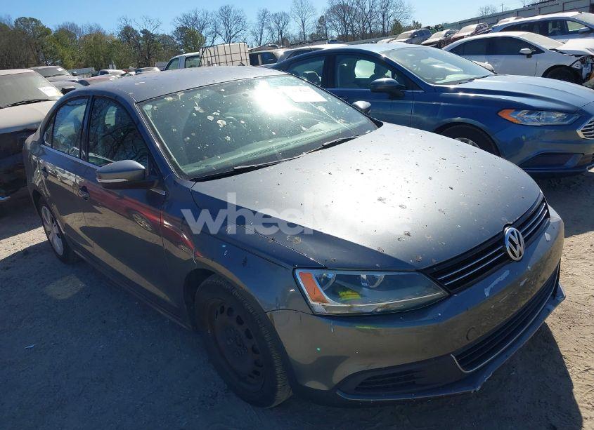 2013 Volkswagen Jetta 2.5L SE (VIN 3VWDP7AJ0DM406566) main photo