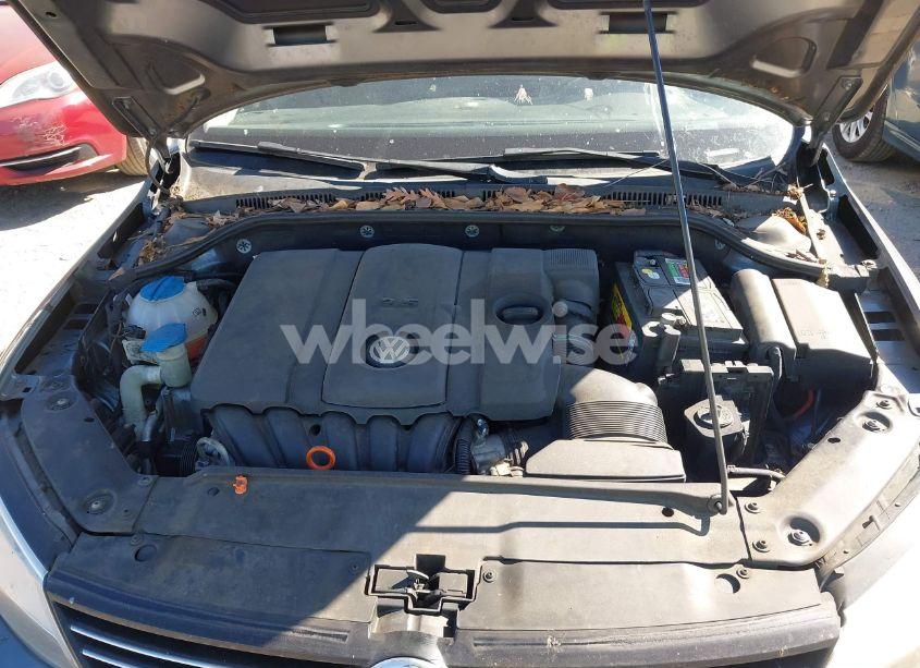Photo 10 of 2013 Volkswagen Jetta 2.5L SE (VIN 3VWDP7AJ0DM406566)