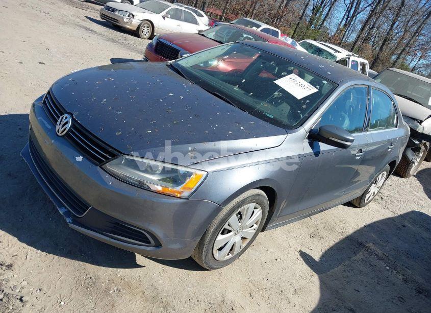 Photo 2 of 2013 Volkswagen Jetta 2.5L SE (VIN 3VWDP7AJ0DM406566)