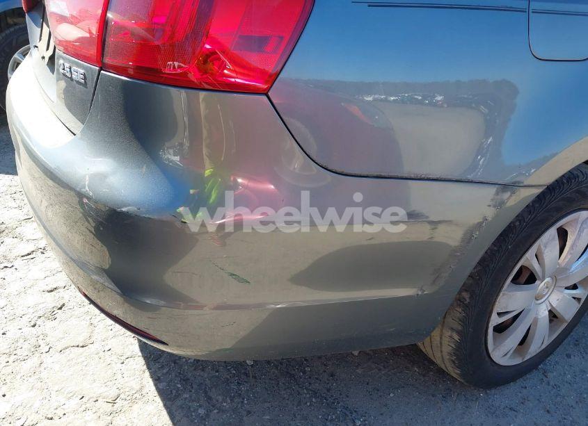 Photo 6 of 2013 Volkswagen Jetta 2.5L SE (VIN 3VWDP7AJ0DM406566)