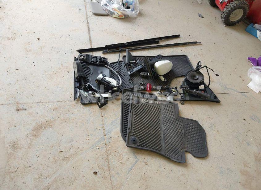 Photo 12 of 2013 Volkswagen Jetta 2.5L SE (VIN 3VWDP7AJ0DM439860)