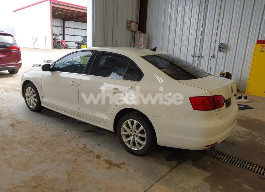 Photo 3 of 2013 Volkswagen Jetta 2.5L SE (VIN 3VWDP7AJ0DM439860)
