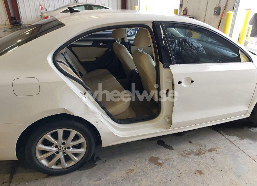 Photo 6 of 2013 Volkswagen Jetta 2.5L SE (VIN 3VWDP7AJ0DM439860)