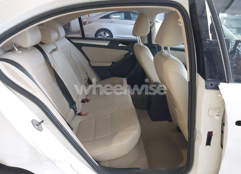 Photo 8 of 2013 Volkswagen Jetta 2.5L SE (VIN 3VWDP7AJ0DM439860)