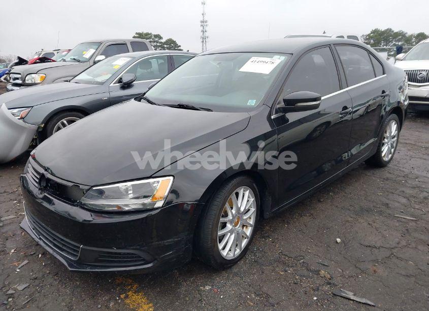 Photo 2 of 2013 Volkswagen Jetta 2.5L SE (VIN 3VWDP7AJ0DM449031)