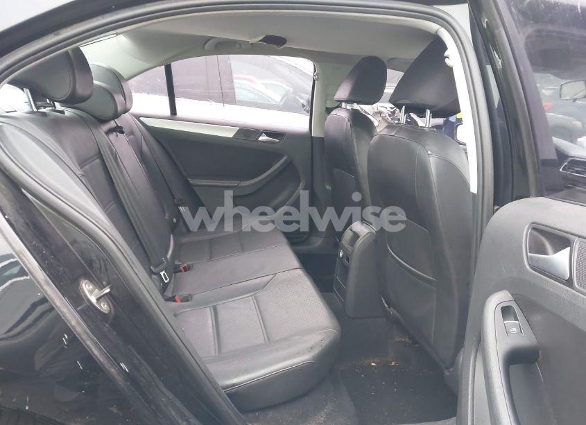 Photo 8 of 2013 Volkswagen Jetta 2.5L SE (VIN 3VWDP7AJ0DM449031)