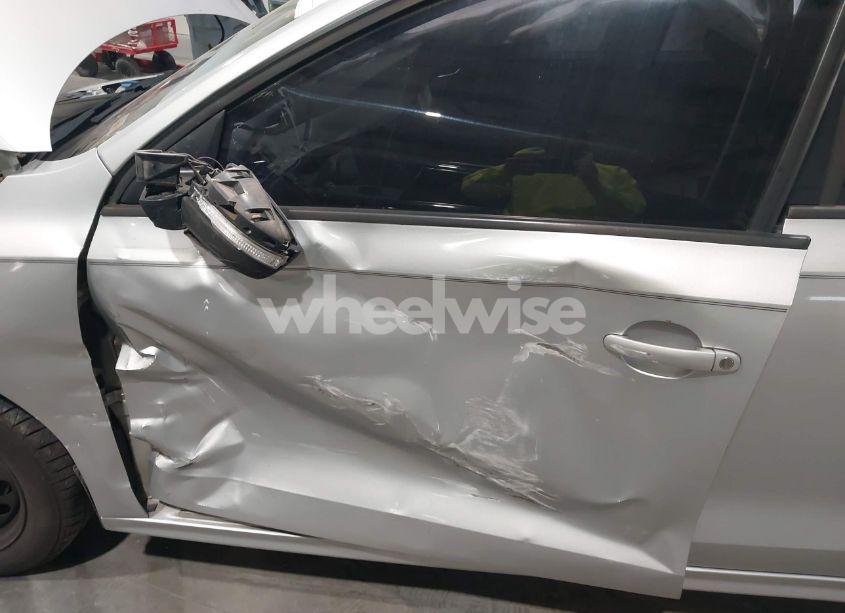 Photo 6 of 2012 Volkswagen Jetta 2.5L SE (VIN 3VWDP7AJ1CM050062)