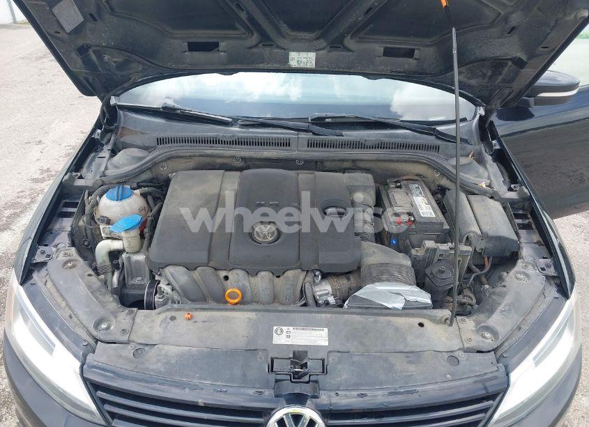 Photo 10 of 2012 Volkswagen Jetta 2.5L SE (VIN 3VWDP7AJ1CM067220)