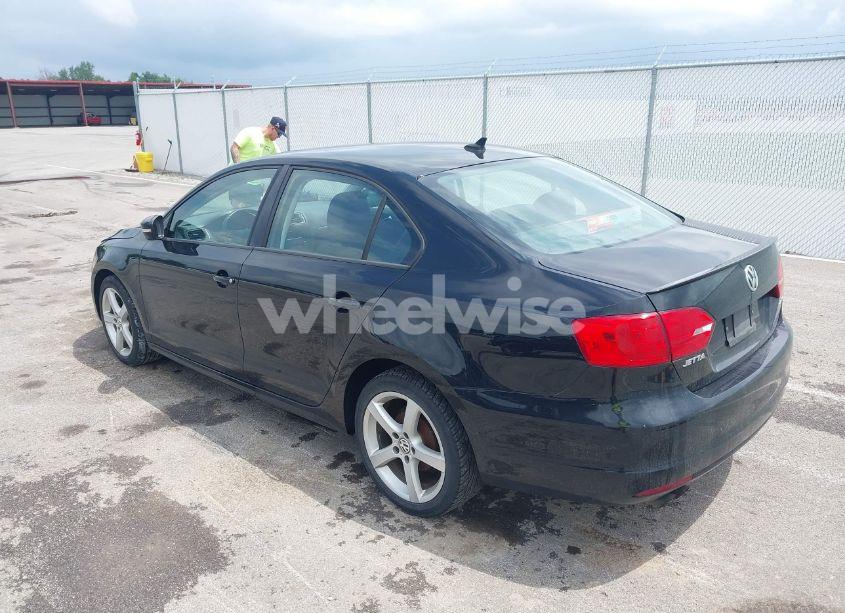 Photo 3 of 2012 Volkswagen Jetta 2.5L SE (VIN 3VWDP7AJ1CM067220)