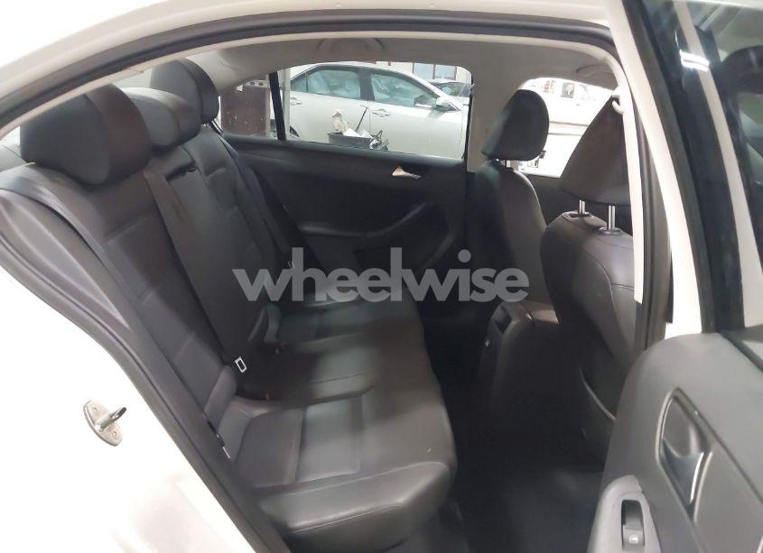 Photo 8 of 2012 Volkswagen Jetta 2.5L SE (VIN 3VWDP7AJ1CM319175)