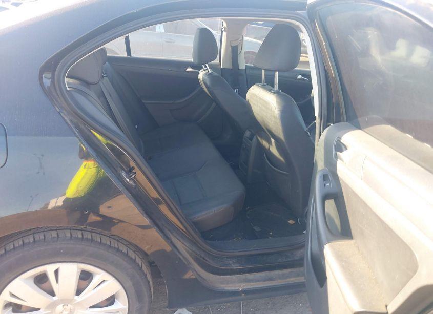 Photo 8 of 2012 Volkswagen Jetta 2.5L SE (VIN 3VWDP7AJ1CM325302)