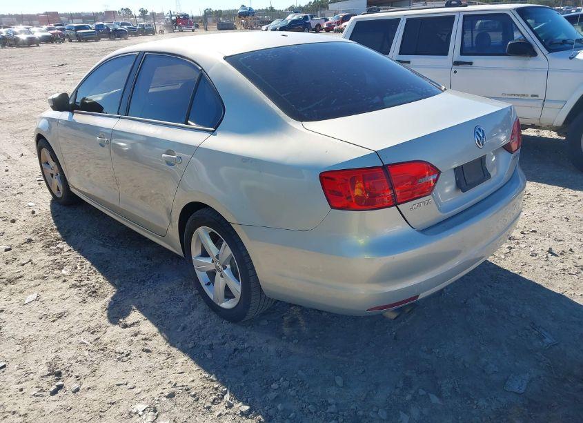 Photo 3 of 2012 Volkswagen Jetta 2.5L SE (VIN 3VWDP7AJ1CM330287)