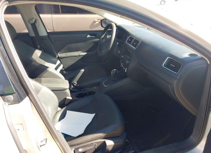 Photo 5 of 2012 Volkswagen Jetta 2.5L SE (VIN 3VWDP7AJ1CM330287)
