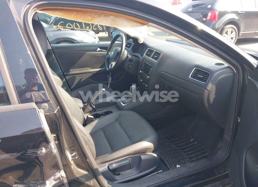 Photo 5 of 2012 Volkswagen Jetta 2.5L SE (VIN 3VWDP7AJ1CM337742)