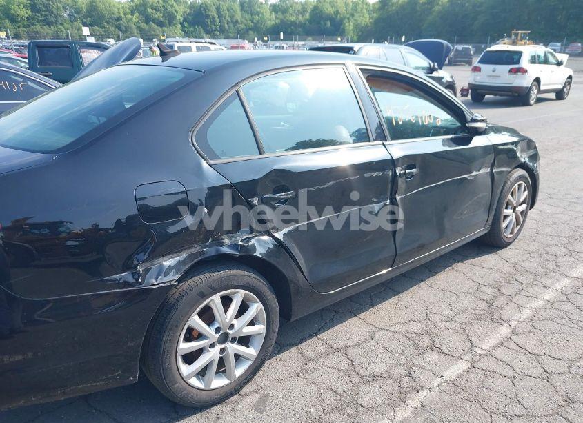 Photo 6 of 2012 Volkswagen Jetta 2.5L SE (VIN 3VWDP7AJ1CM337742)