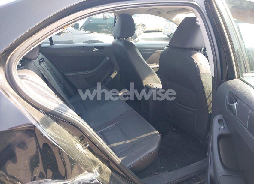 Photo 8 of 2012 Volkswagen Jetta 2.5L SE (VIN 3VWDP7AJ1CM337742)