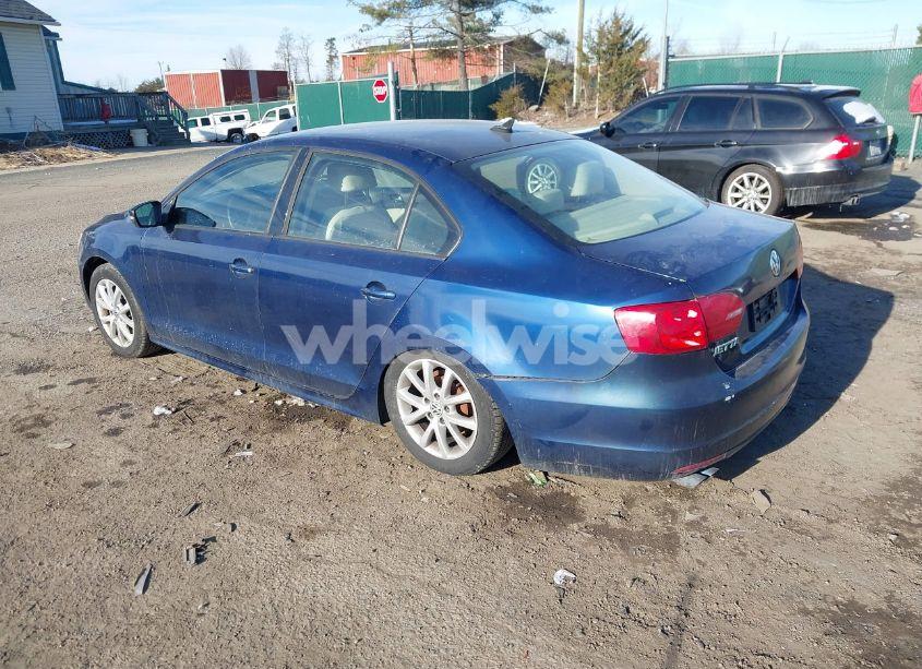 Photo 3 of 2012 Volkswagen Jetta 2.5L SE (VIN 3VWDP7AJ1CM343573)