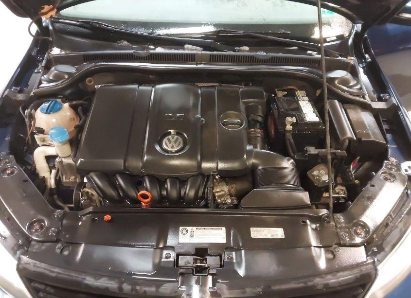 Photo 10 of 2012 Volkswagen Jetta 2.5L SE (VIN 3VWDP7AJ1CM372295)