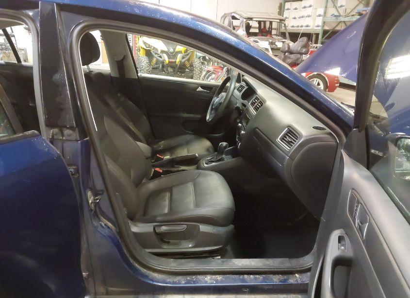 Photo 5 of 2012 Volkswagen Jetta 2.5L SE (VIN 3VWDP7AJ1CM372295)