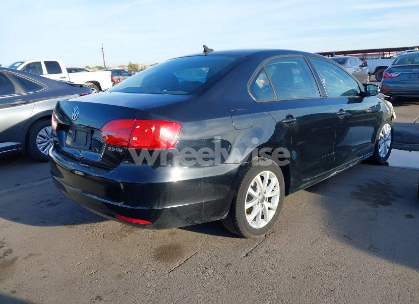 Photo 4 of 2012 Volkswagen Jetta 2.5L SE (VIN 3VWDP7AJ1CM377271)