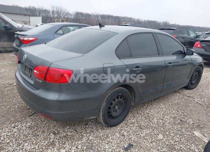 Photo 4 of 2012 Volkswagen Jetta 2.5L SE (VIN 3VWDP7AJ1CM397004)