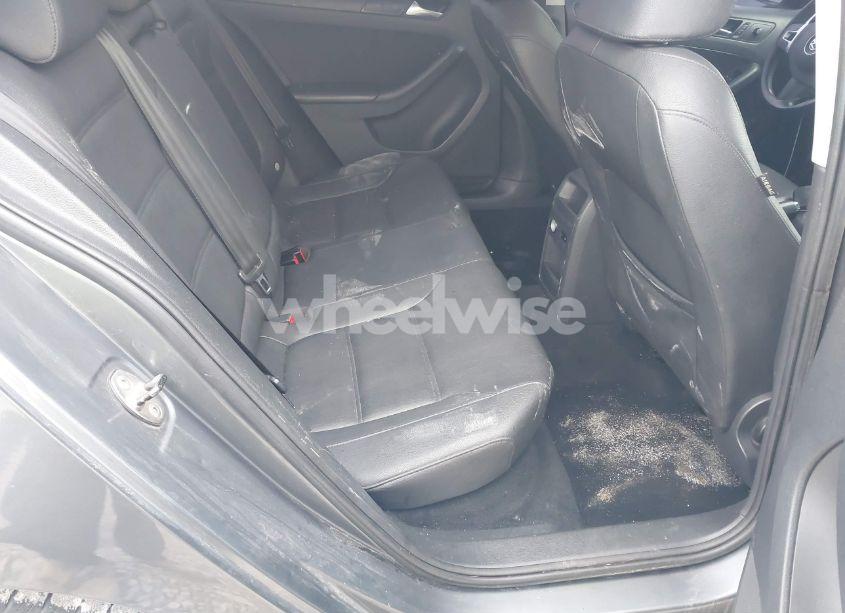 Photo 8 of 2012 Volkswagen Jetta 2.5L SE (VIN 3VWDP7AJ1CM397004)