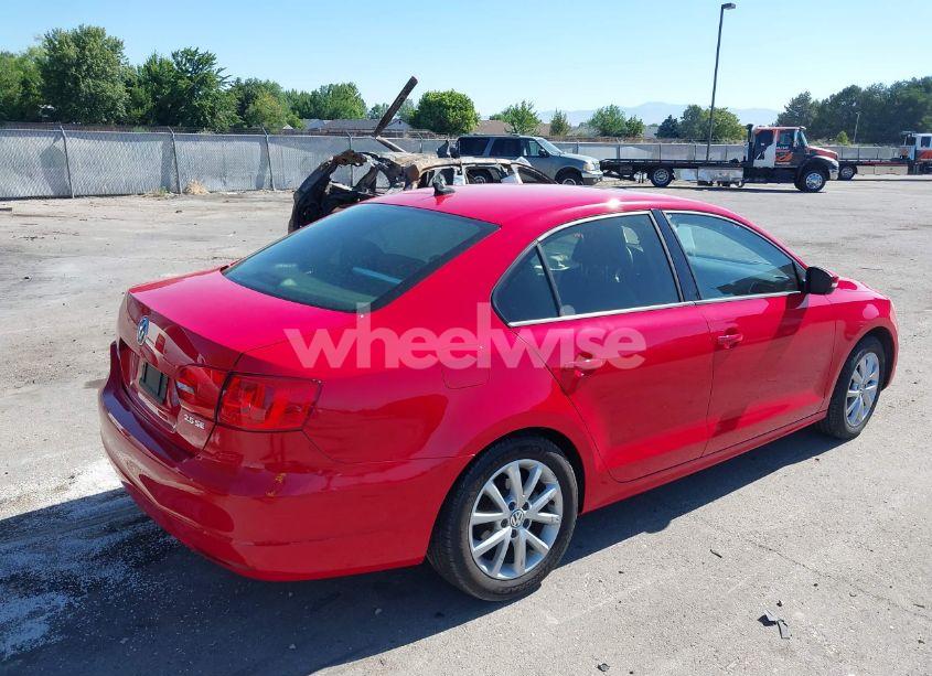 Photo 4 of 2012 Volkswagen Jetta 2.5L SE (VIN 3VWDP7AJ1CM427778)