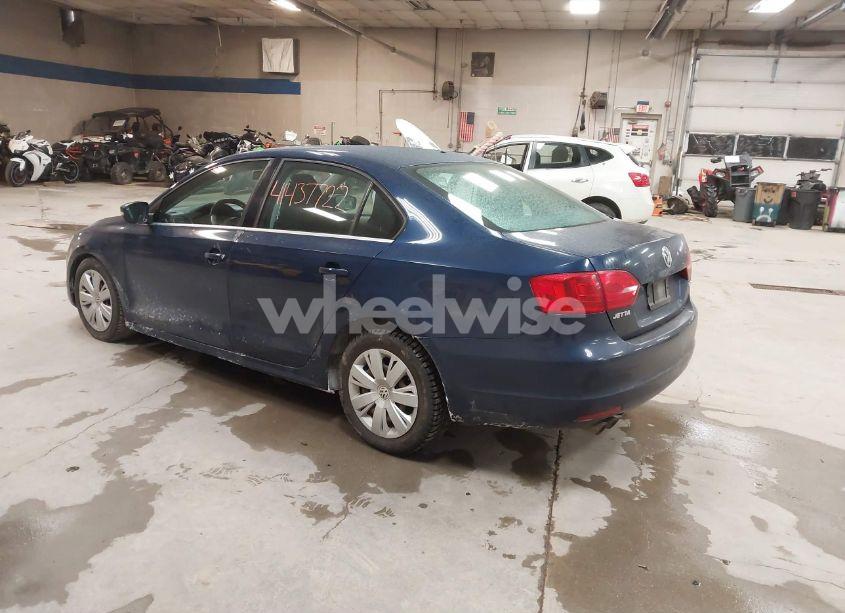 Photo 3 of 2013 Volkswagen Jetta 2.5L SE (VIN 3VWDP7AJ1DM205629)