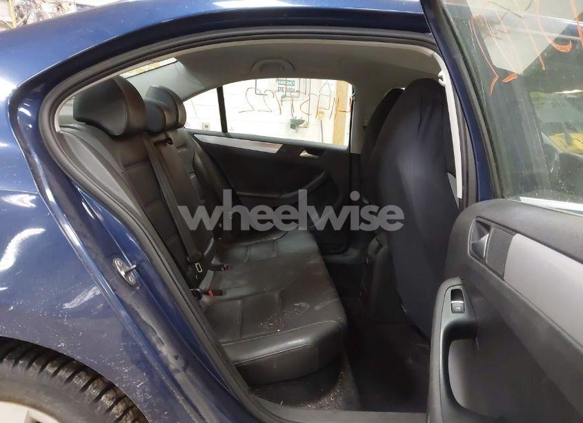 Photo 8 of 2013 Volkswagen Jetta 2.5L SE (VIN 3VWDP7AJ1DM205629)