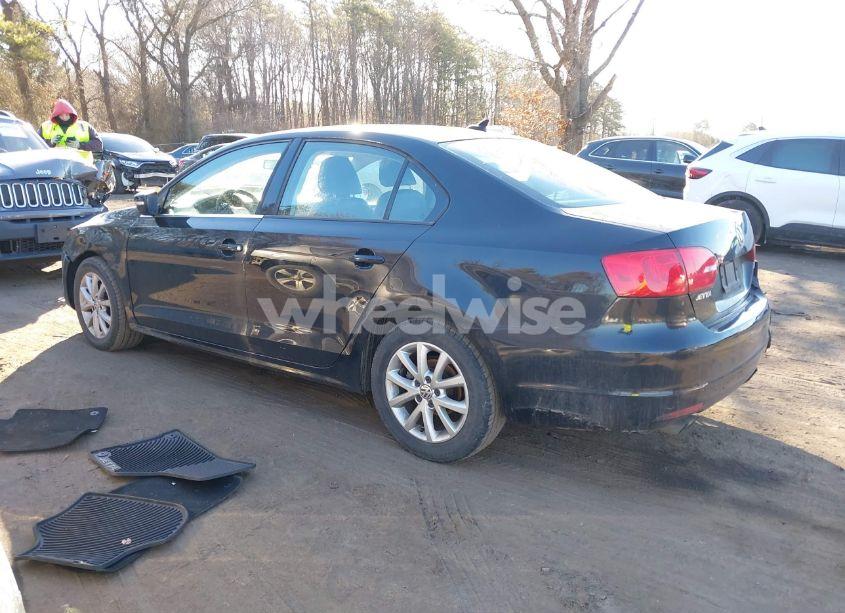 Photo 14 of 2013 Volkswagen Jetta 2.5L SE (VIN 3VWDP7AJ1DM210944)