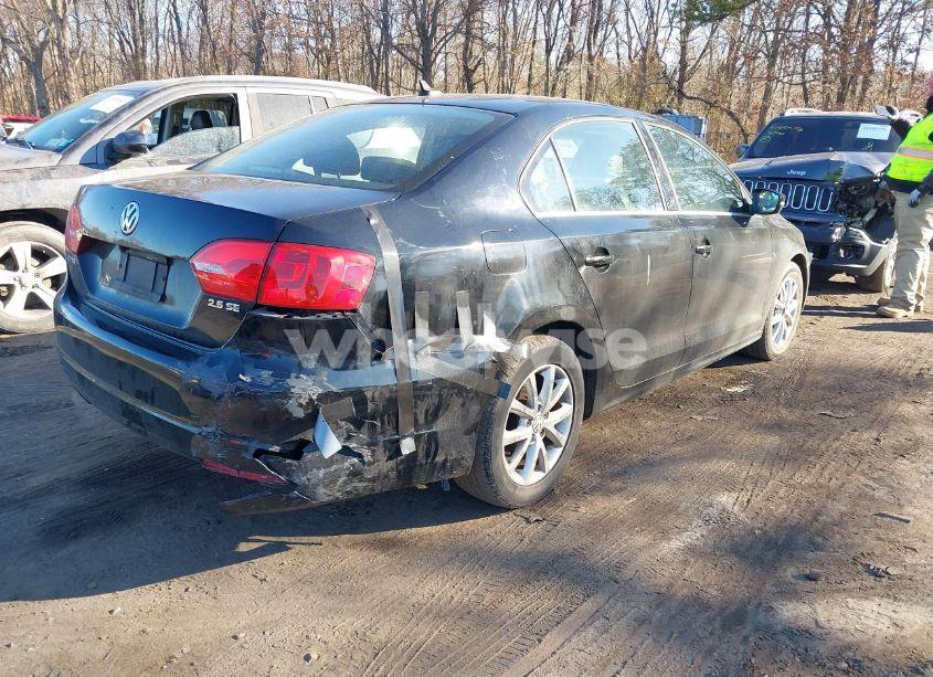 Photo 6 of 2013 Volkswagen Jetta 2.5L SE (VIN 3VWDP7AJ1DM210944)
