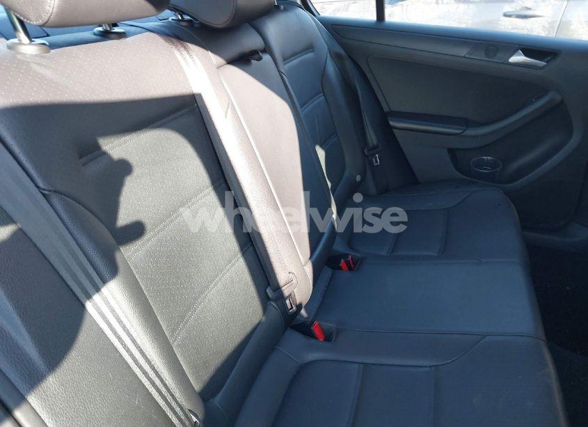 Photo 8 of 2013 Volkswagen Jetta 2.5L SE (VIN 3VWDP7AJ1DM210944)