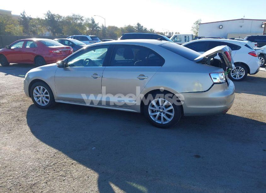 Photo 14 of 2013 Volkswagen Jetta 2.5L SE (VIN 3VWDP7AJ1DM242079)