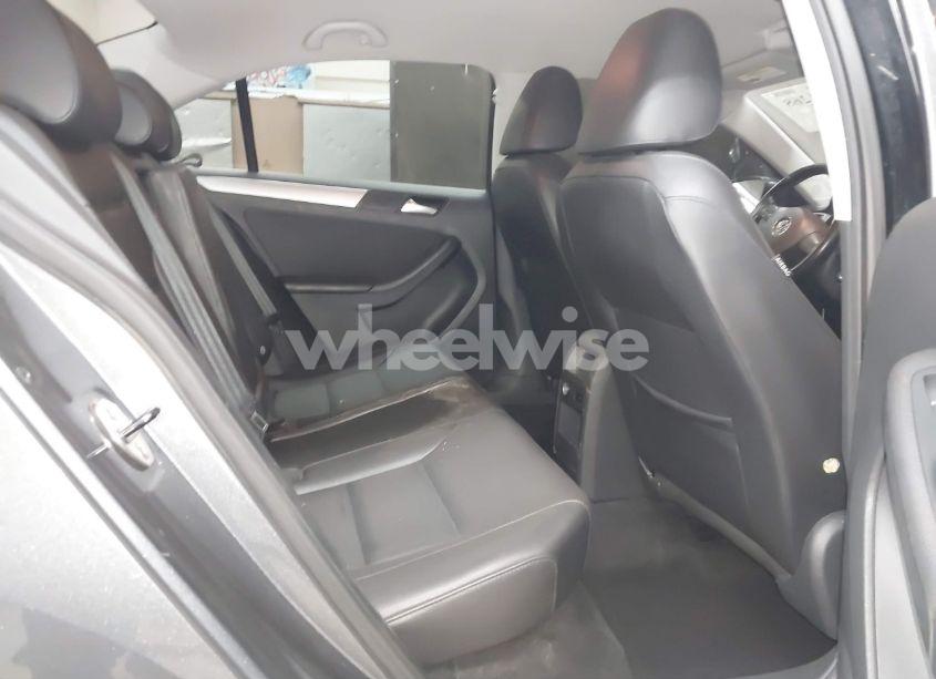 Photo 8 of 2013 Volkswagen Jetta 2.5L SE (VIN 3VWDP7AJ1DM308162)