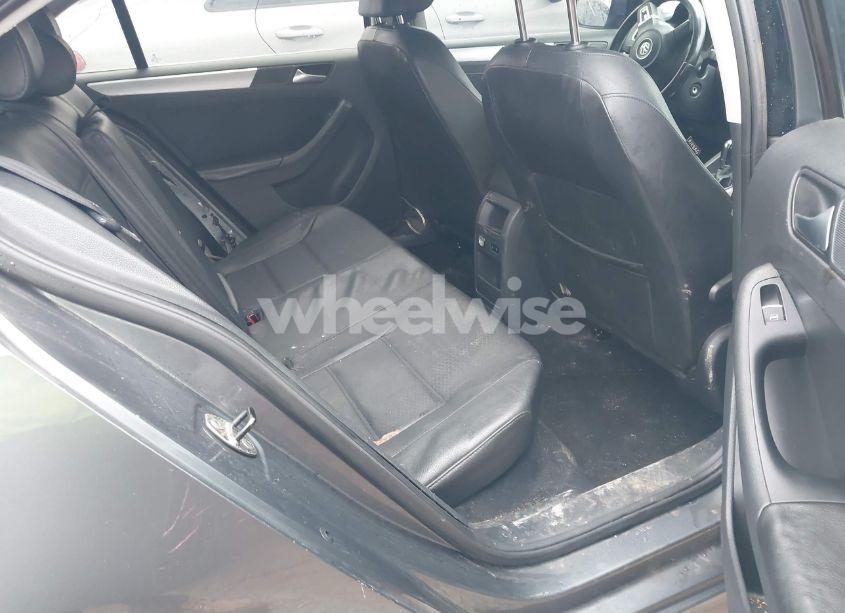 Photo 8 of 2013 Volkswagen Jetta 2.5L SE (VIN 3VWDP7AJ1DM380043)