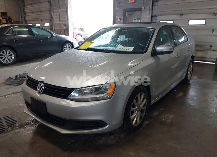 Photo 2 of 2012 Volkswagen Jetta 2.5L SE (VIN 3VWDP7AJ2CM007446)